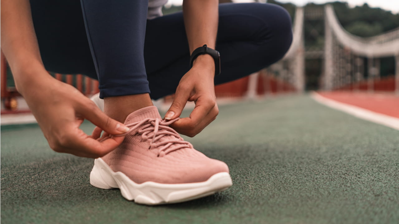 スニーカーとはどんな靴のこと 定義や種類 人気モデルの特徴を解説