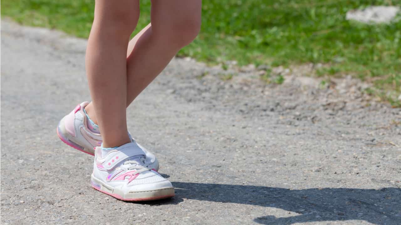 通学で履く靴のおすすめは 小学生 中学生など年齢別の選び方を解説