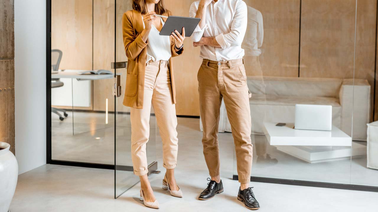 オフィスカジュアルを展開するおすすめのブランドは 人気アイテムをチェックしよう