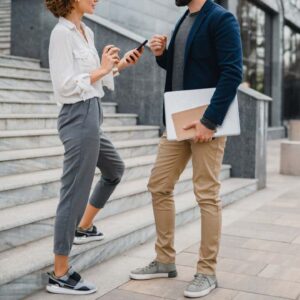 オフィスカジュアルとは 基本ルールやそろえたいアイテム 男女別おすすめコーデを紹介