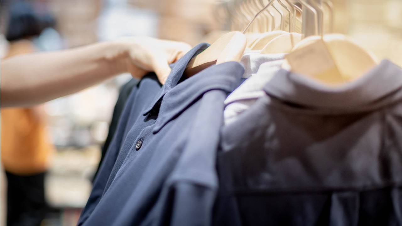 レディースポロシャツは仕事でも活躍する おしゃれコーデのコツを解説