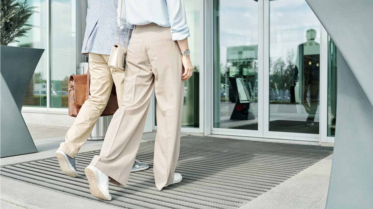 オフィスカジュアルは靴にもこだわろう Ok例とng例 人気ブランドのおすすめを紹介