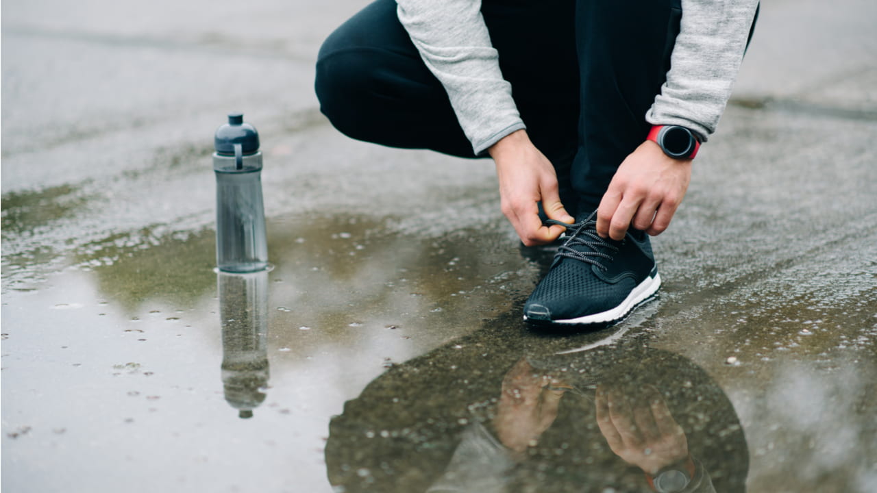 メンズレインシューズで雨の日もかっこよく決めよう 選び方やおすすめのブランドを紹介