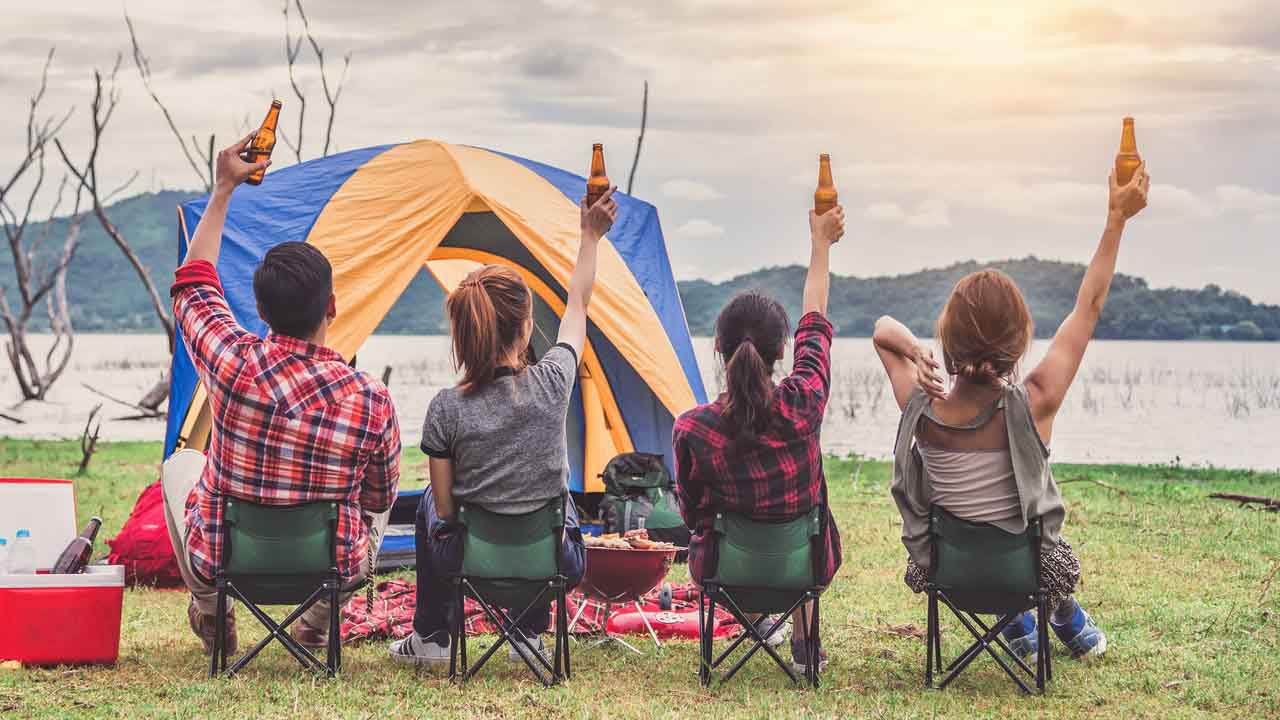 雨の日キャンプは魅力がいっぱい 楽しみ方やそろえておきたい必需品