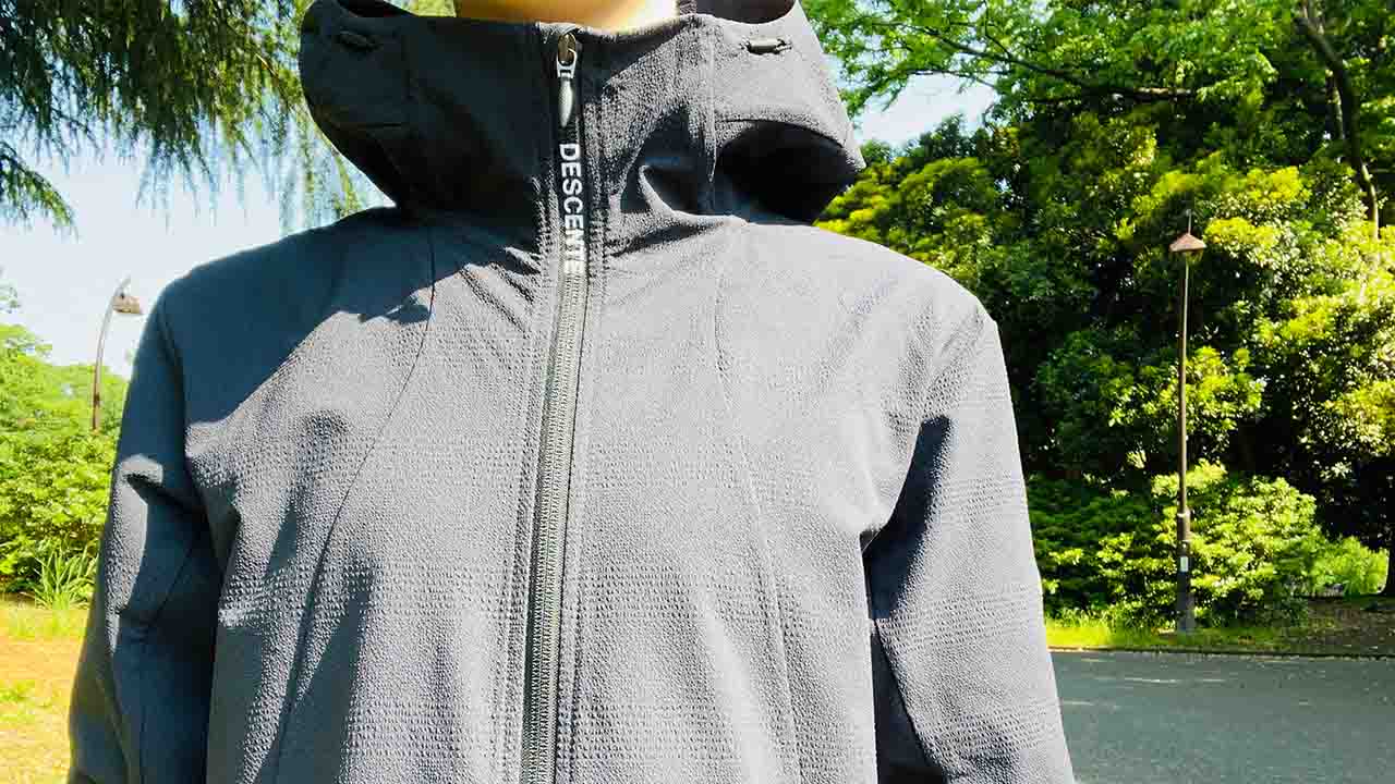 着心地サラサラ…！日差し対策もできる「軽量トレーニングジャケット