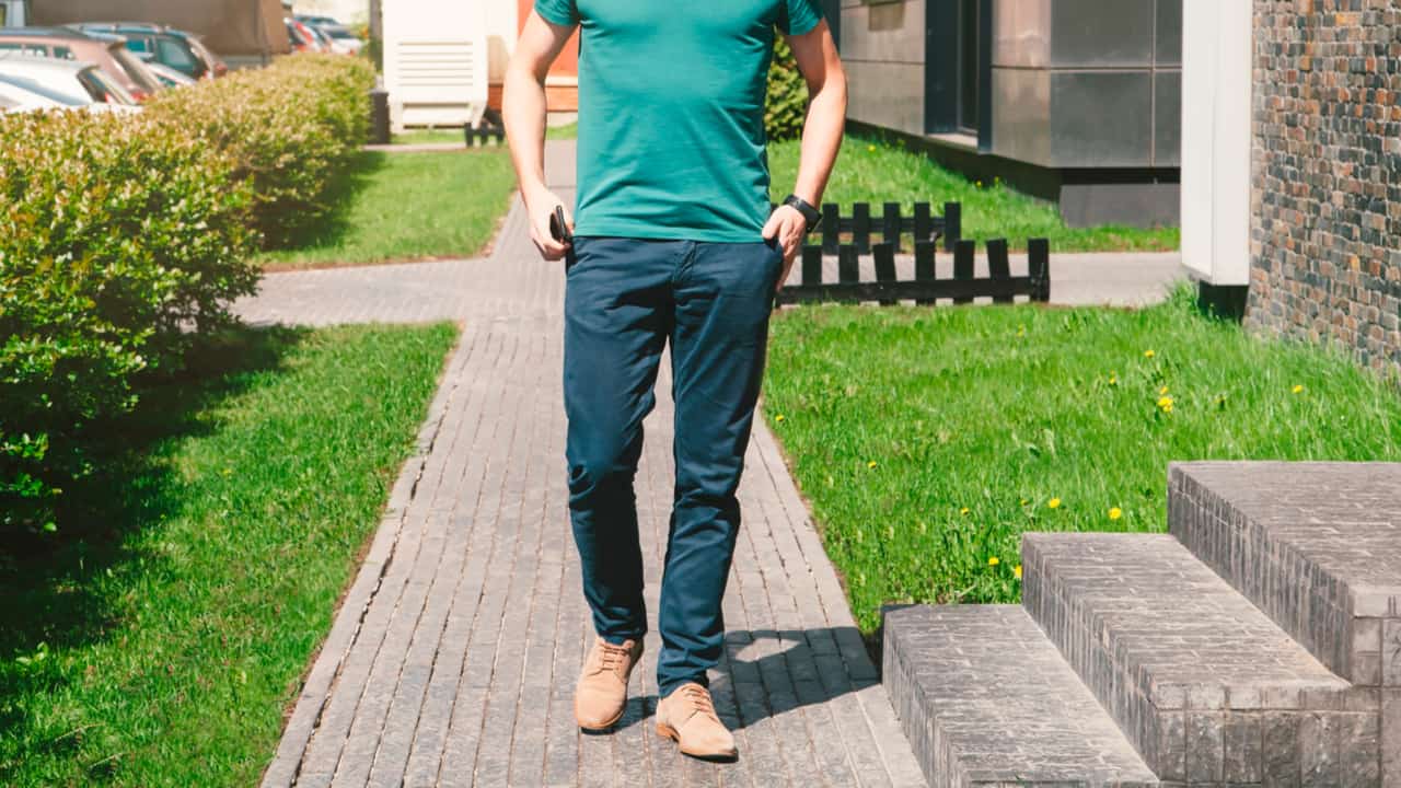 メンズパンツの種類や特徴、人気ブランドのおすすめを紹介