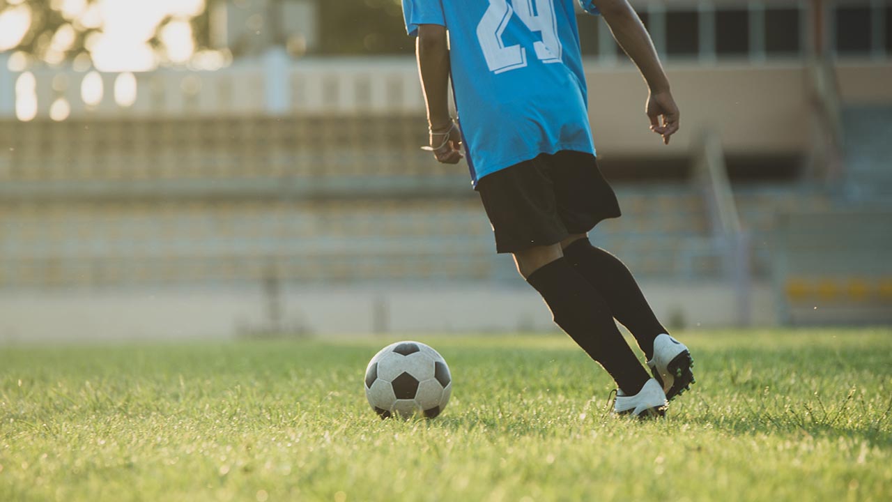 サッカーコートのサイズってどれくらい エリアやラインを分かりやすく解説