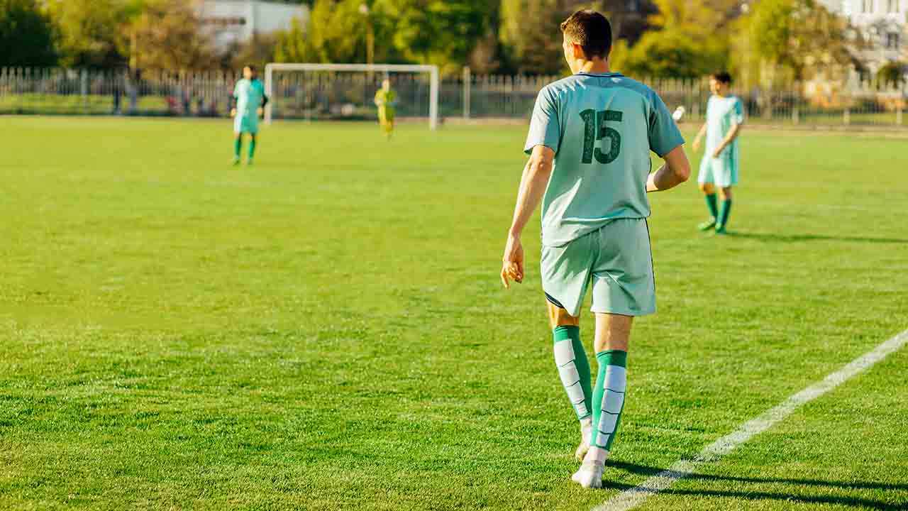 サッカーコートのサイズってどれくらい エリアやラインを分かりやすく解説