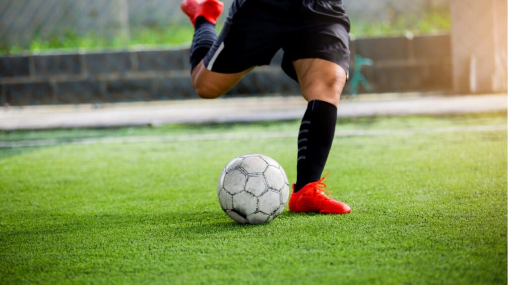 サッカーの基本ルールを簡単に解説 初心者が覚えるべきポイント