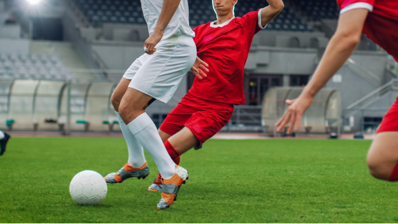 サッカーのリベロとセンターバックの違いとは 役割について解説 サッカーのリベロとセンターバックの違いとは 役割について解説