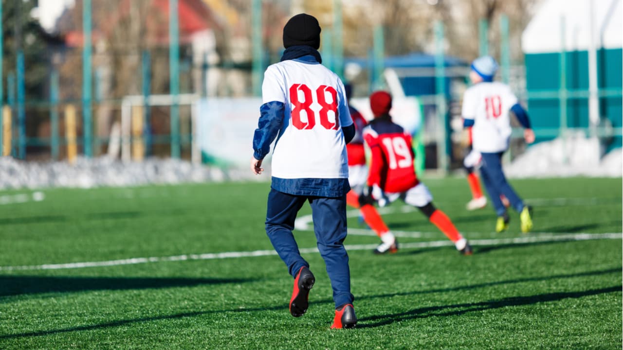 サッカー用ウィンドブレーカーは上下セットでそろえると便利！おすすめ