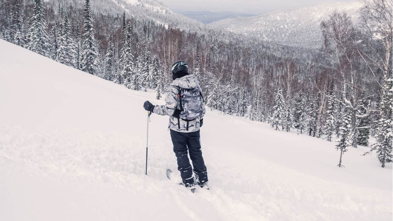 スキーに必要な持ち物は？そろえるべき基本の用具・ウェアを一式まとめ  