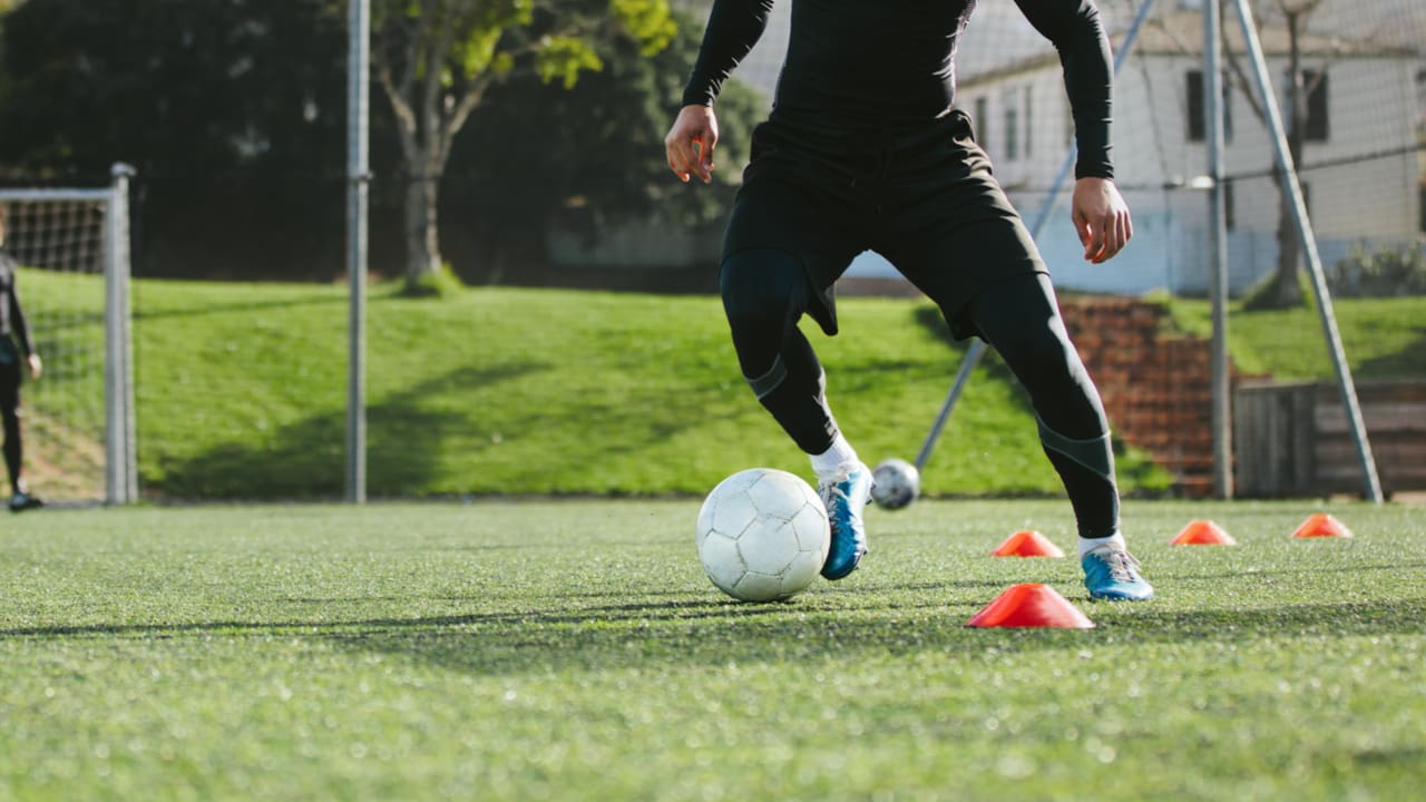 サッカーパンツの種類と選び方、おすすめのブランドを紹介