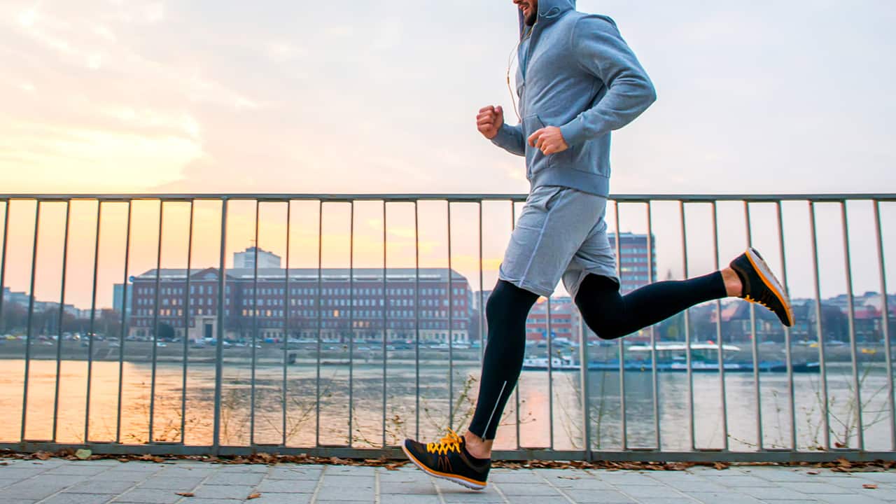 ランニングのペースは1kmあたり何分が目安？計算方法も解説
