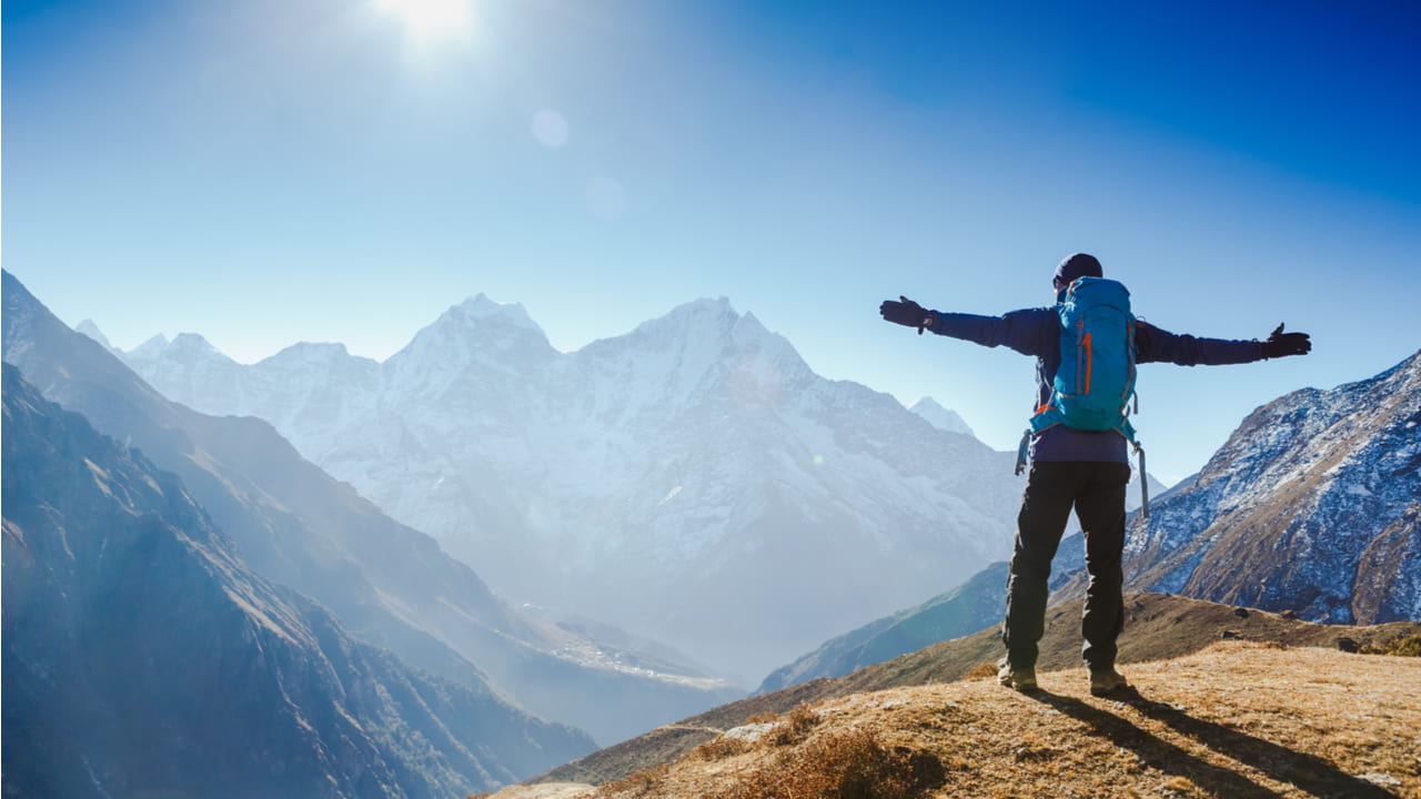 アウトドアにおすすめの服装は アウトドアウェアを選ぶポイントを紹介