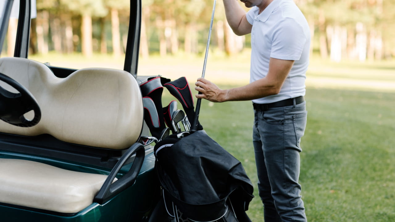 カートバッグがあると便利！人気ゴルフブランドのおすすめを8つ紹介