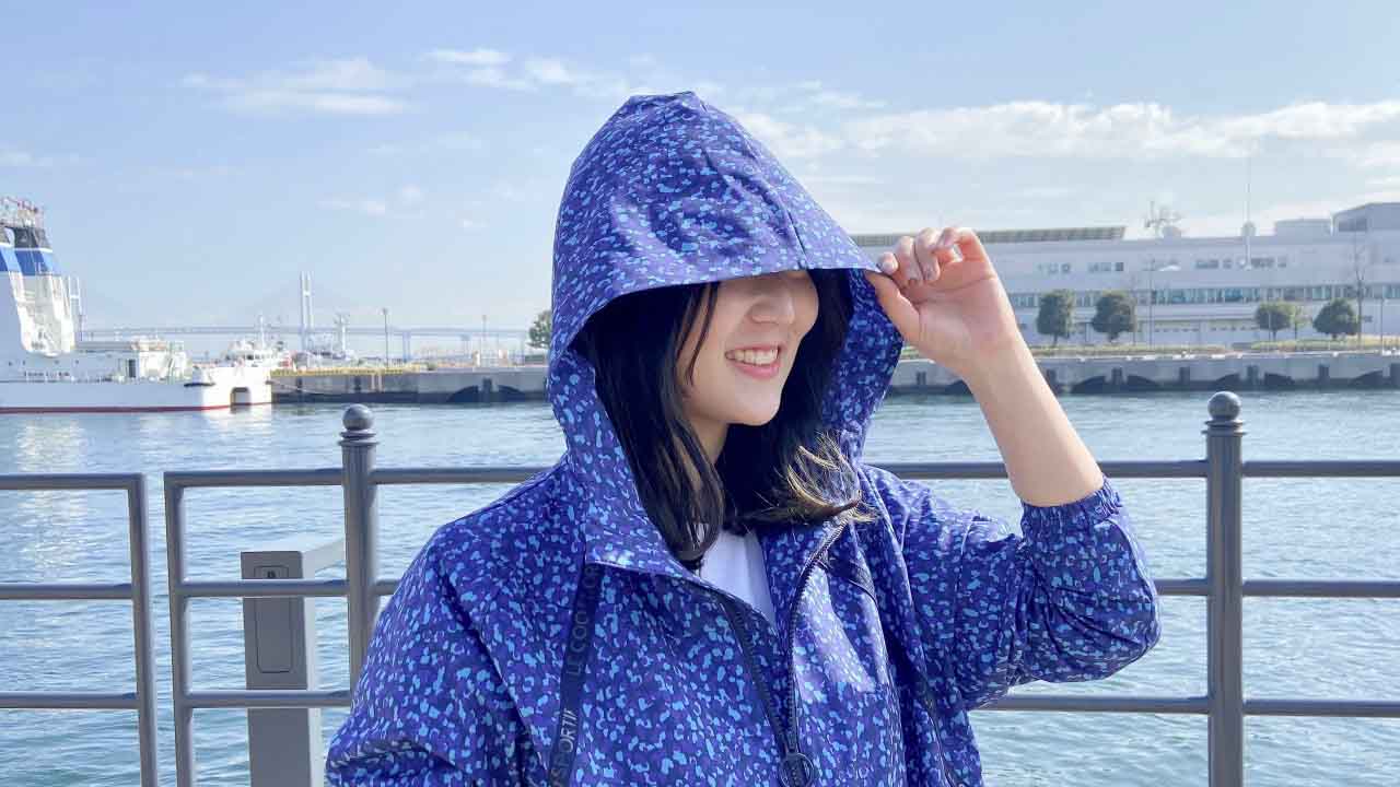 めっちゃヘビロテするわ。高機能の「派手色アウター」で運動モチベ爆