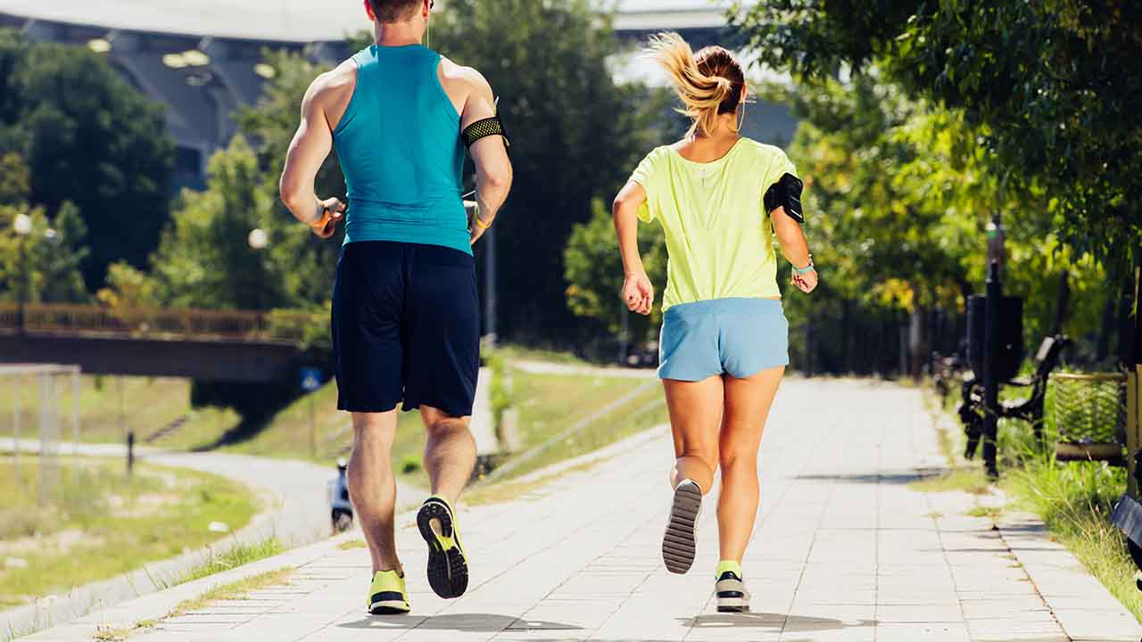 ランニングは心拍数を意識しよう!目安となる数値や測り方を解説
