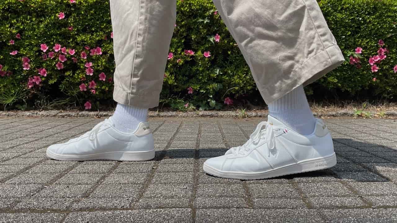 さすがスポーツブランドの白スニーカー」ルコックスポルティフの