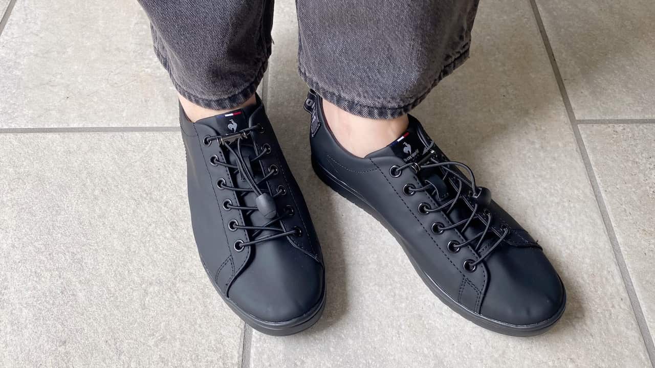 旅行中はこれに決まり！ルコックスポルティフの「防水スニーカー」1足